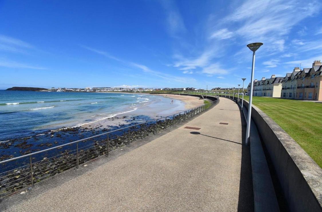 Sound Of The Sea - Penthouse In Portrush Apartment ภายนอก รูปภาพ