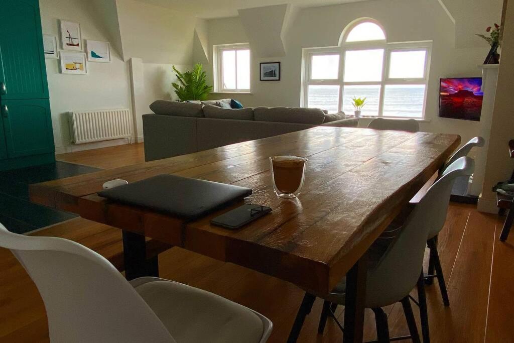 Sound Of The Sea - Penthouse In Portrush Apartment ภายนอก รูปภาพ