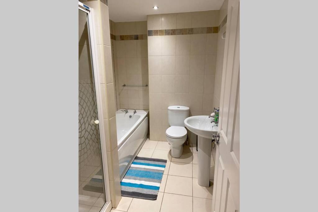 Sound Of The Sea - Penthouse In Portrush Apartment ภายนอก รูปภาพ
