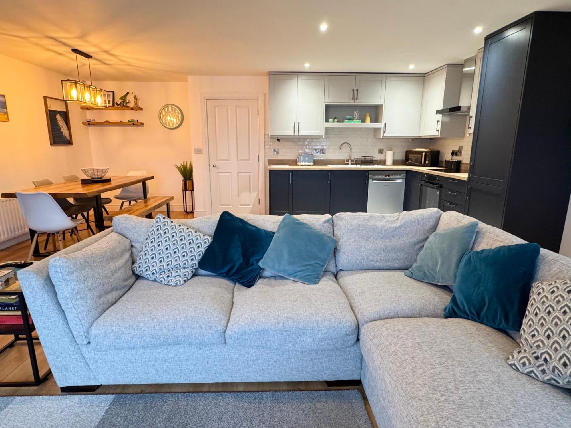 Sound Of The Sea - Penthouse In Portrush Apartment ภายนอก รูปภาพ
