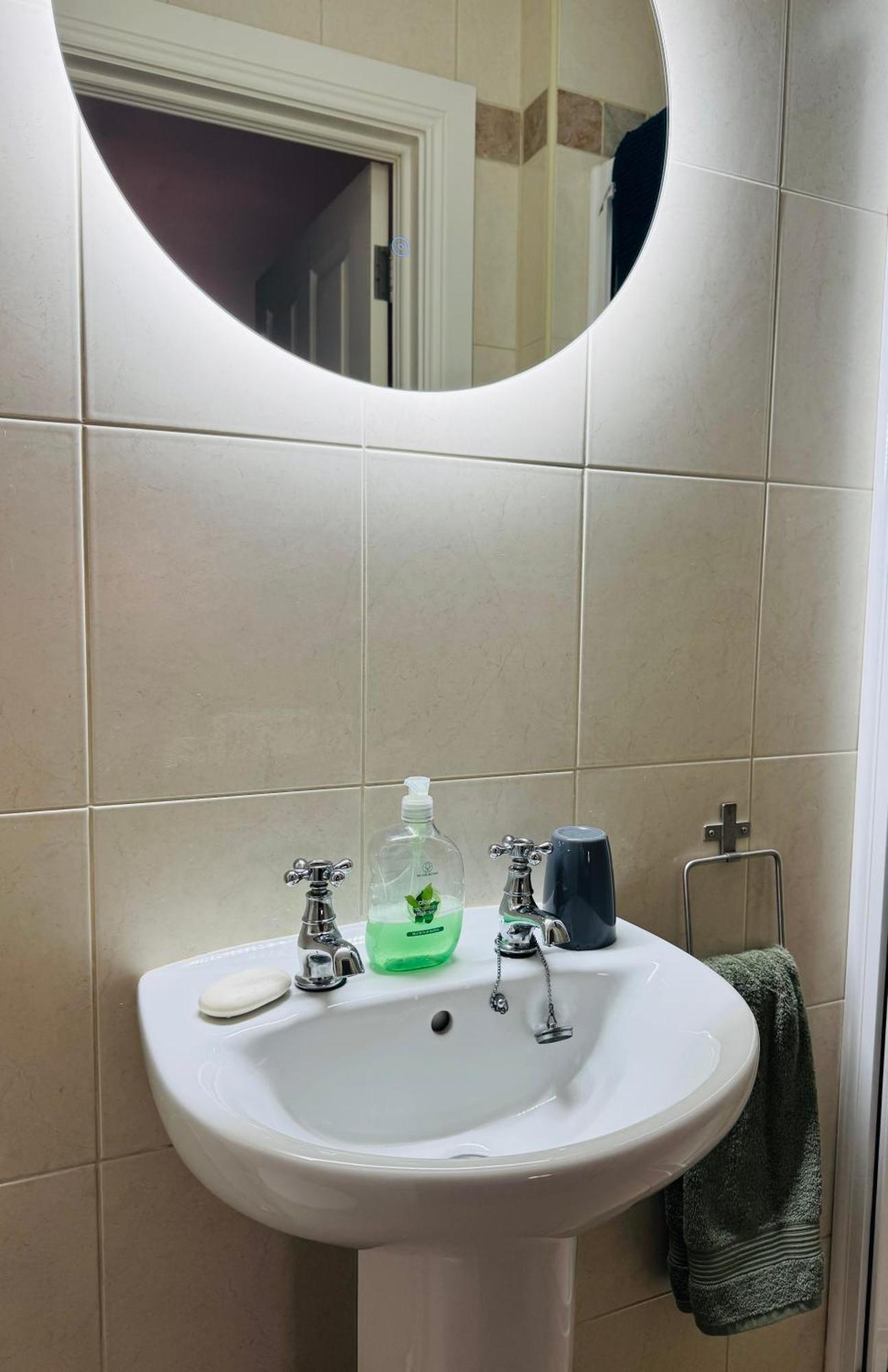 Sound Of The Sea - Penthouse In Portrush Apartment ภายนอก รูปภาพ